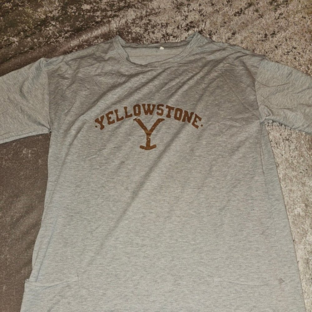 Yellowstone sweater sz. M